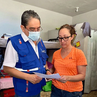 Jordan Rodas, Defensora de los Derechos Humanos, vino a comprobar el bienestar de Virginia Laparra. (Foto por la Defensora de los Derechos Humanos, Guatemala) 