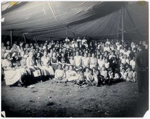 A gathering of 300 in Puerto Rico to attend Sunday School service in the New Year 1920.