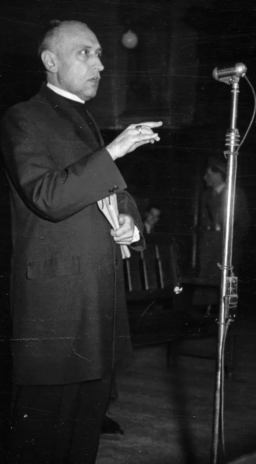 Joszef Cardinal Mindszenty, on trial in 1949.